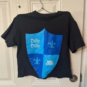 cropped Bud Light tshirt